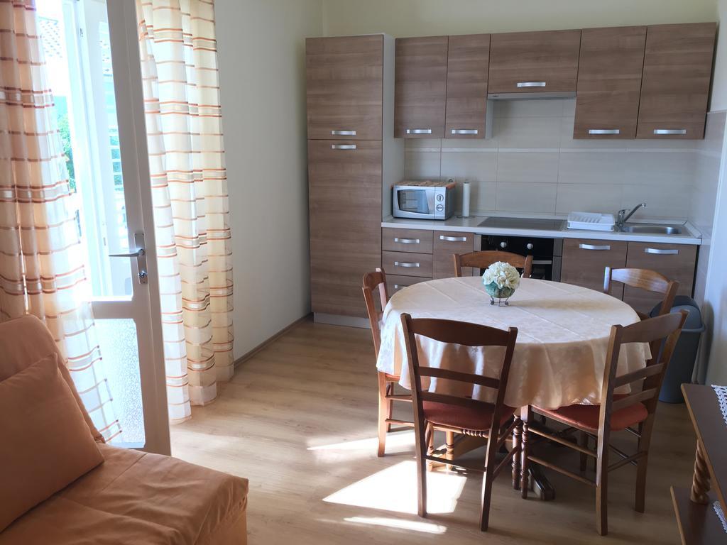 Apartment Biserka Barbat na Rabu Εξωτερικό φωτογραφία