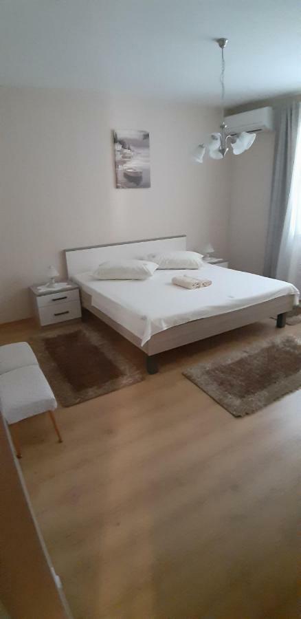 Apartment Biserka Barbat na Rabu Εξωτερικό φωτογραφία