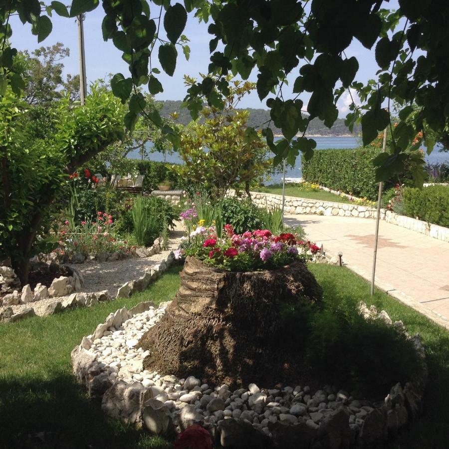 Apartment Biserka Barbat na Rabu Εξωτερικό φωτογραφία